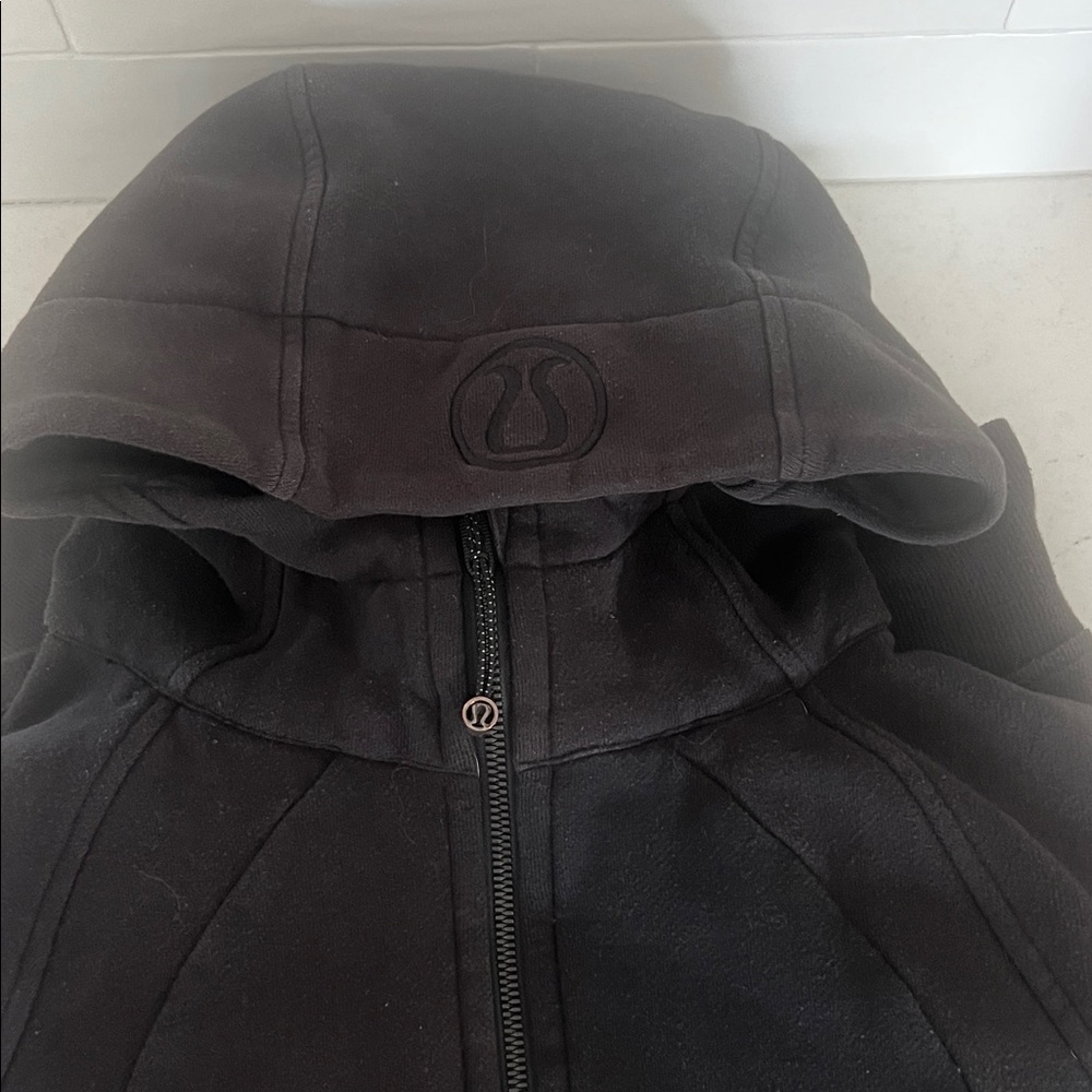Lulu lemon Scuba Black Hooded Sweatshirt with Logo size 8 worn twice
